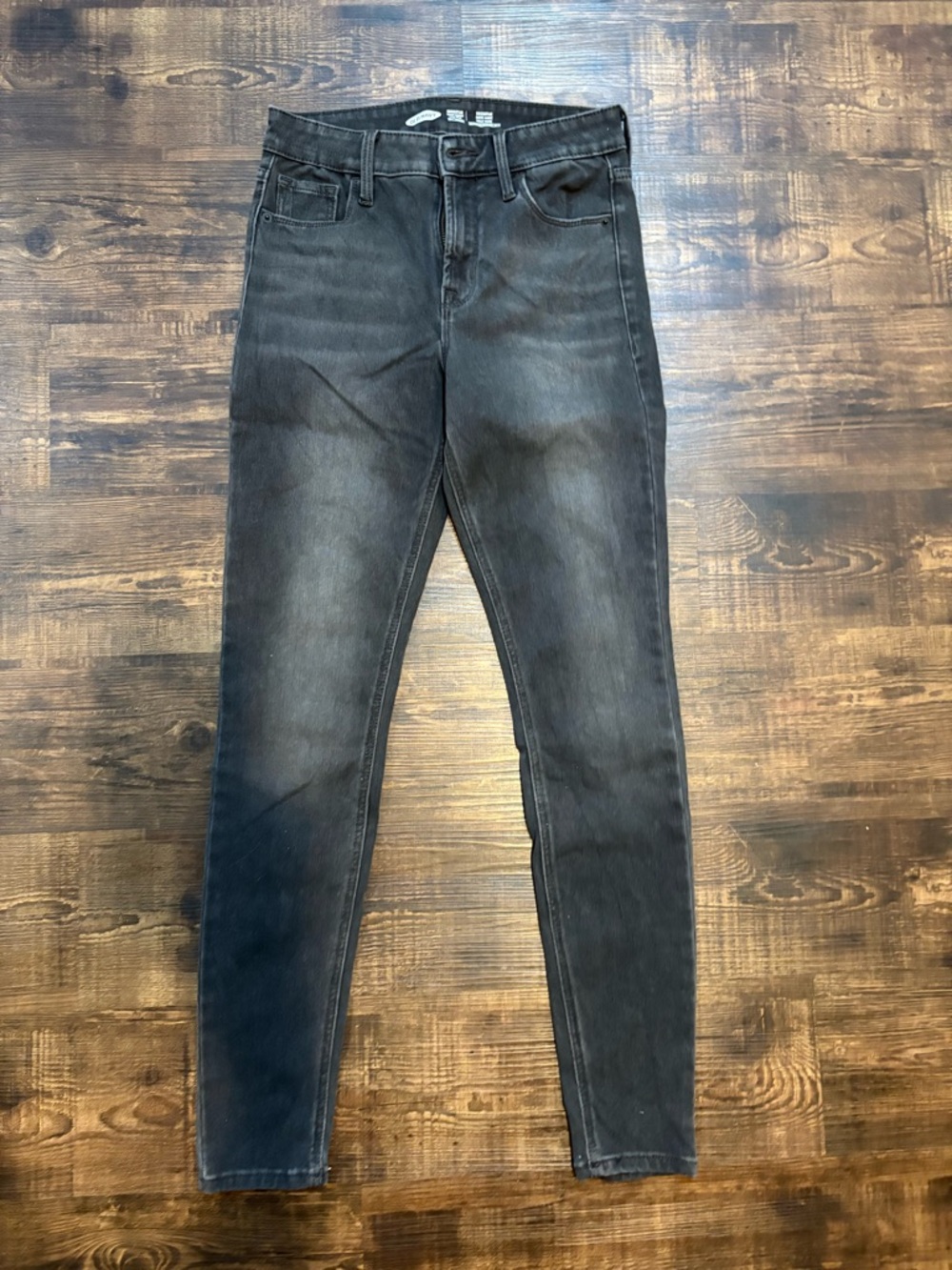 Old Navy Rockstar Super Skinny Jeans in Charcoal Black